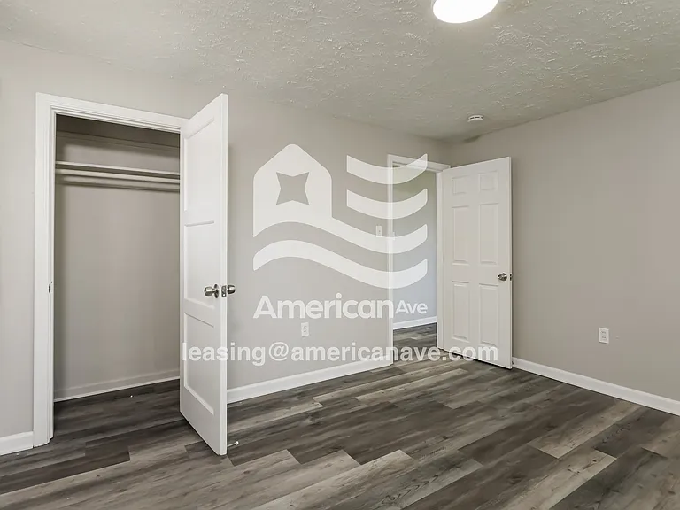 1824486_009_wm_-_main_bedroom_13039918.jpg