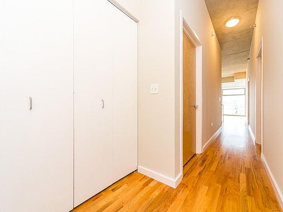 5th image of 1620 S Michigan Ave Unit 502