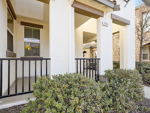 2nd image of 1401 Hudson Cir