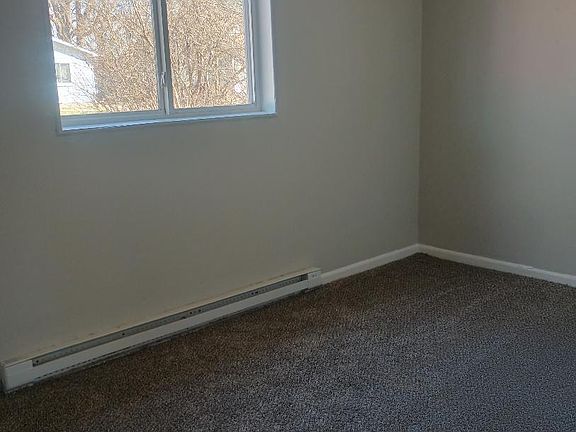 4th image of 735 Emerson Ave