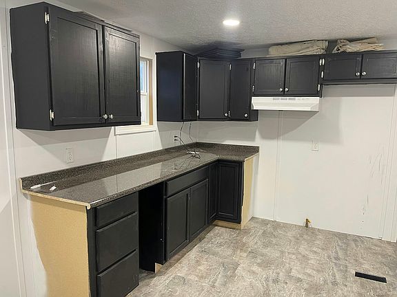 3rd image of 2715 Pearl Ave