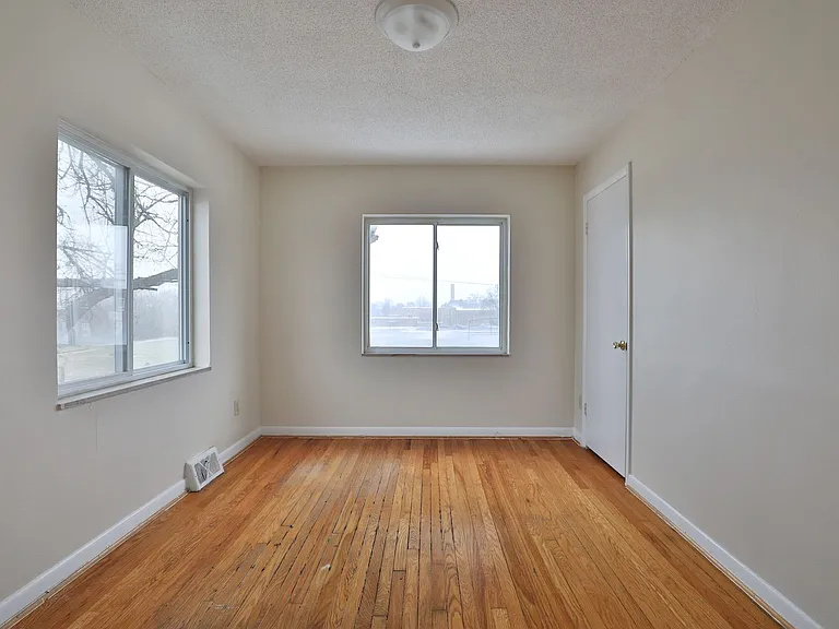 460 E Norwich Ave — Photo 20