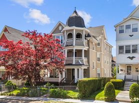 351 Chestnut St, New Britain, CT