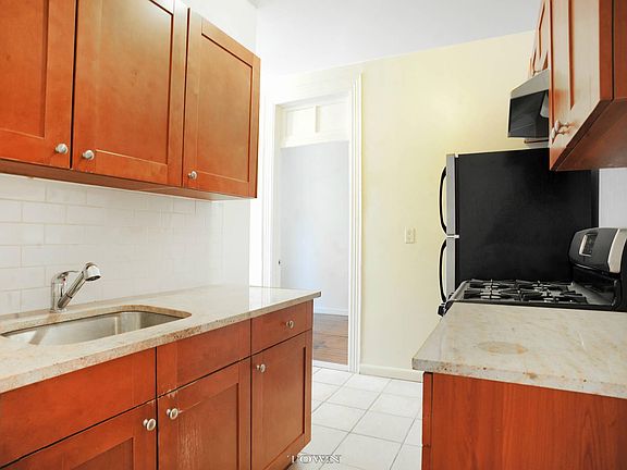 5th image of 185 Bleecker St APT 3
