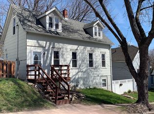 821 Lowell St, Dubuque, IA 52001