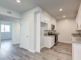 8433 Orion Ave #302, North Hills, CA 91343