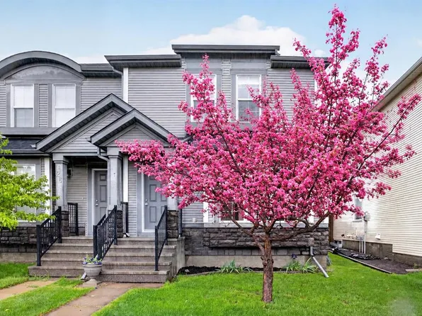 22 W Autumn Grn SE, Calgary, AB T3M 0P2