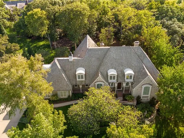 2909 W 113th St, Leawood, KS 66211