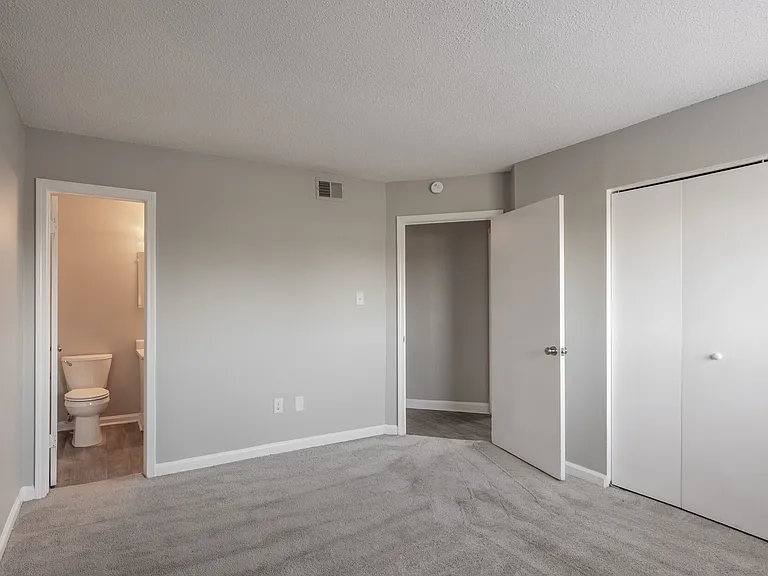 Brookwood Apartments — Photo 10