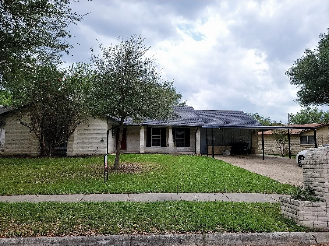 3 bed, 2234 sqft, $2,200 — Photo 1