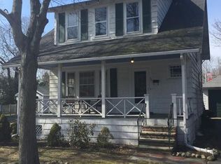 28 Thompson Ave, Hingham, MA 02043