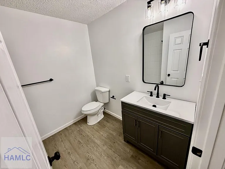 204 N Palm St — Photo 11