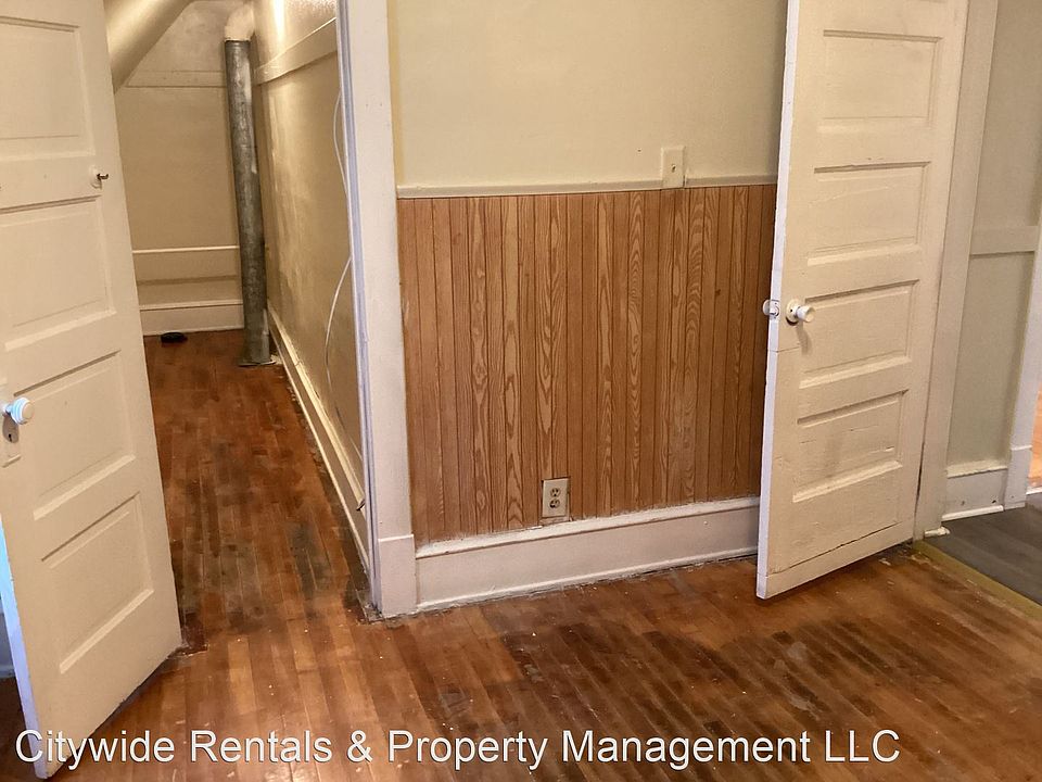 2nd image of 2445A N 37th St