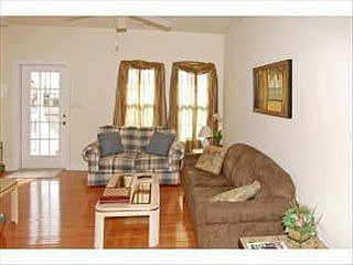 5th image of 333 Engleside Ave