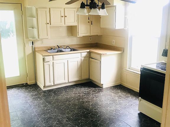 3rd image of 207 Chidlaw Ave