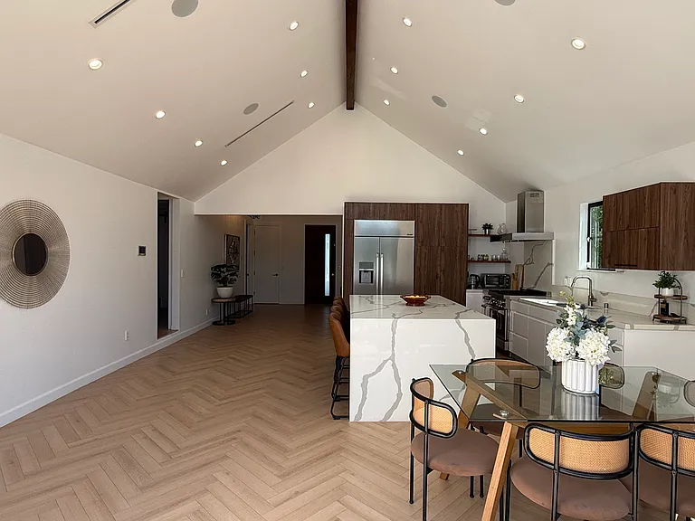 8700 Dorrington Ave — Photo 18