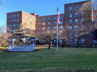 210 Pelham Rd APT 3E, New Rochelle, NY 10805