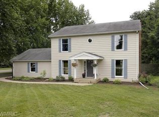 6075 Litchfield Ln, Kalamazoo, MI 49009