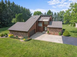 424 E Beer Rd, Milford, IN 46542