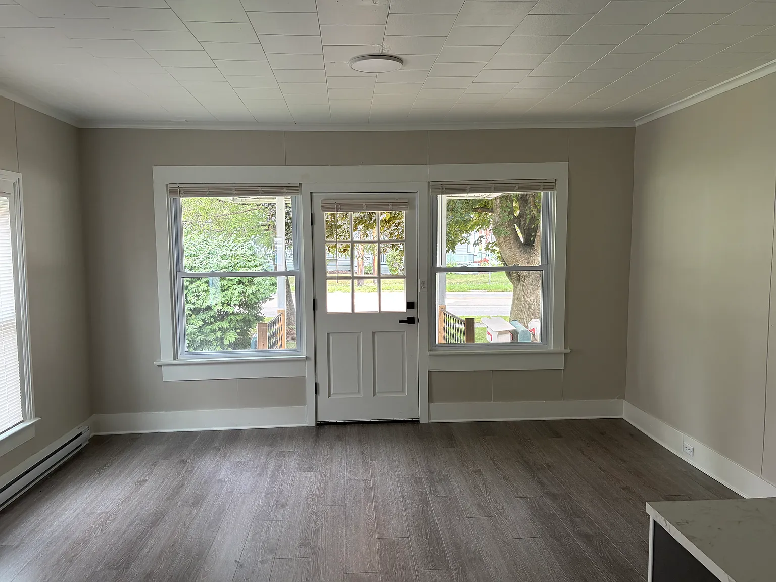 1 bed, 650 sqft, $1,100 — Photo 2