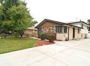 84 Westfield Ln, Des Plaines, IL