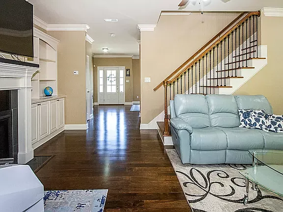 4 bed, 2540 sqft, $2,600 — Photo 4