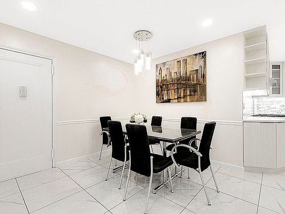 4th image of 7211 110th St APT 1D