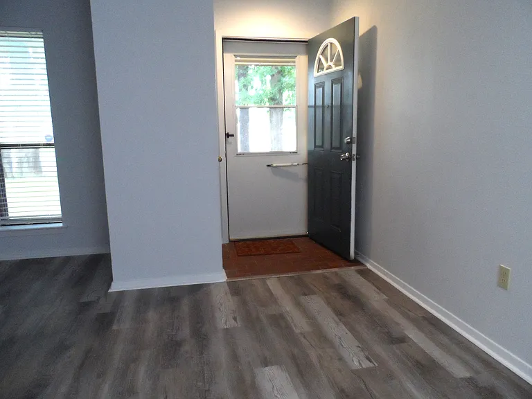 704 E Union Bower Rd #704 — Photo 2