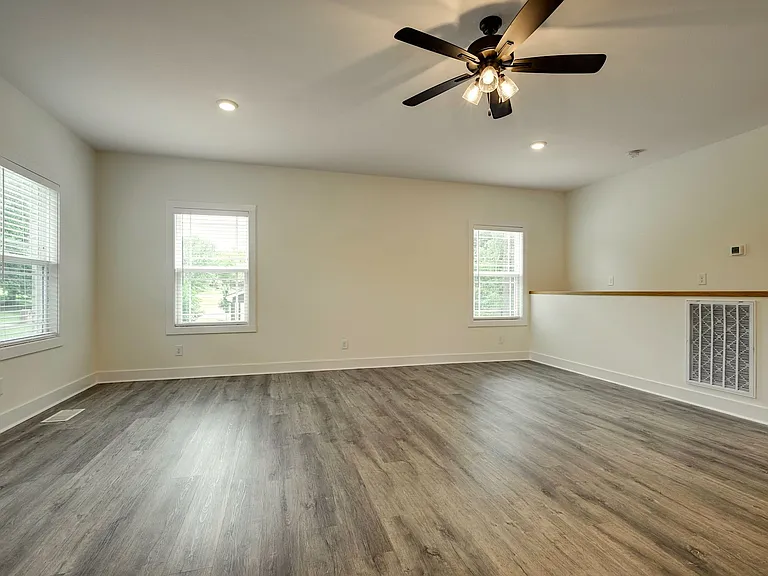 420 Stonemeadow Rd — Photo 25