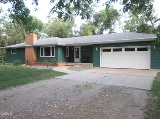 5815 Magnolia Dr, Bismarck, ND 58503