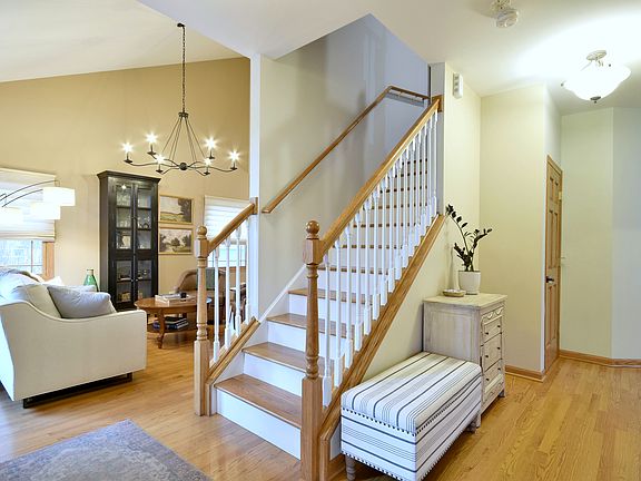2nd image of 127 N Sherwood Cir