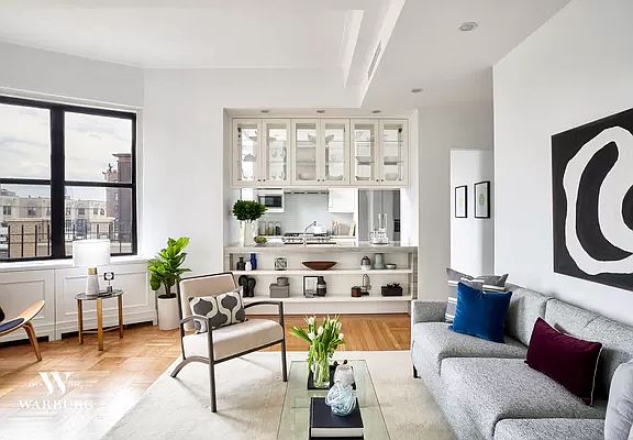 5th image of 35 W 92nd St APT D