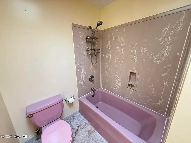 315 W Craven Ave — Photo 27