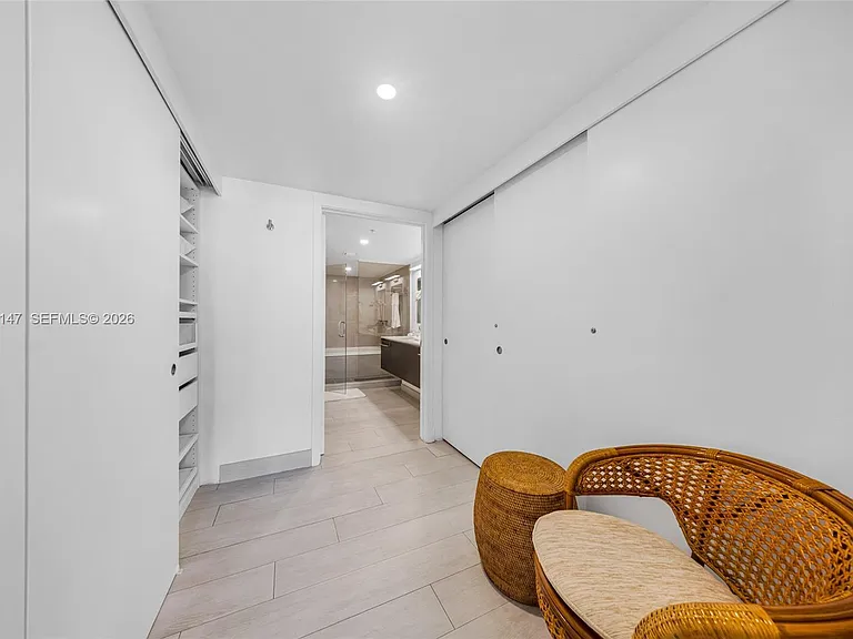 6620 Indian Creek Dr #613 — Photo 11