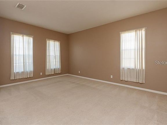 3rd image of 2926 Daybreak Dr