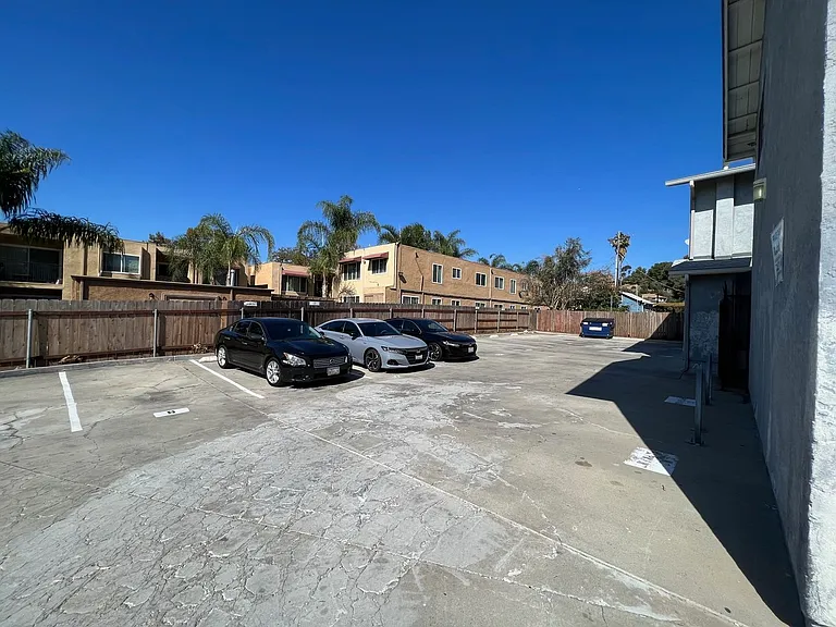 3440 Helix St — Photo 9