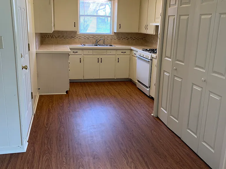 507 E Mitcham St — Photo 2