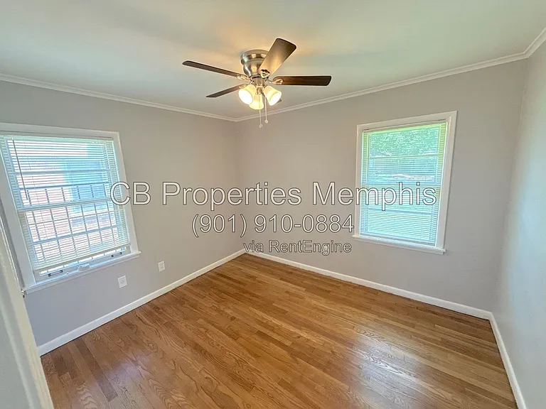 1711 Myrna Ln — Photo 3