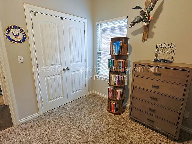 1009 SW 91st St — Photo 5