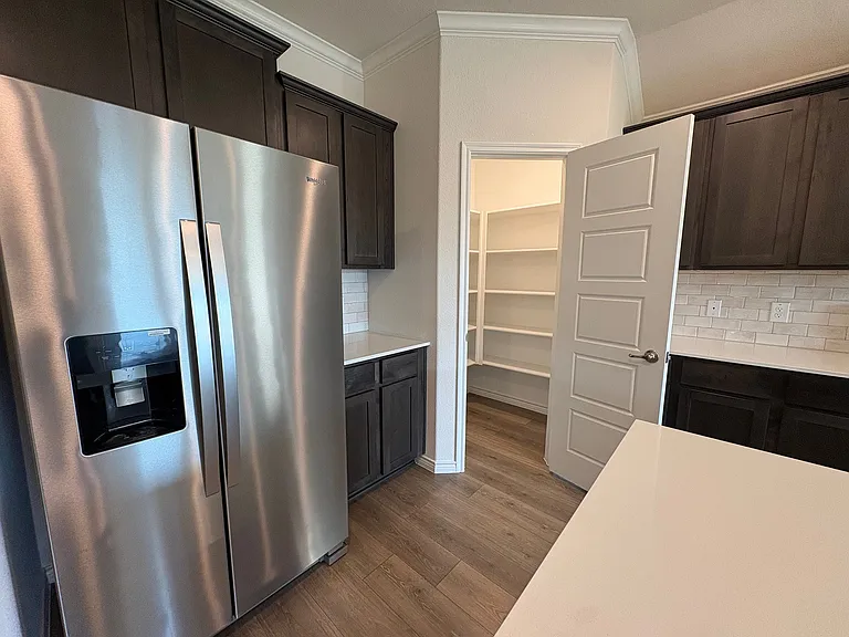 610 Union Dr — Photo 15