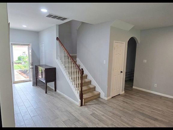 2nd image of 2611 Lexington Park Dr