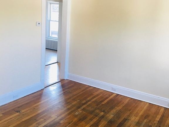 3rd image of 218 Ashford Ave