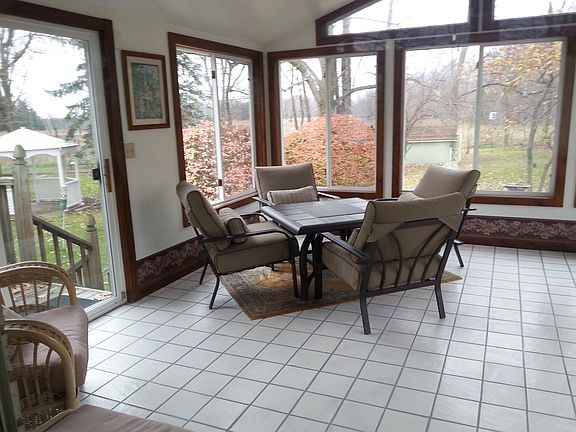 4th image of 5058 Oakridge Dr