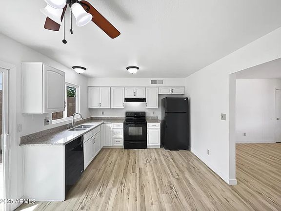 3rd image of 5919 S Parkside Dr