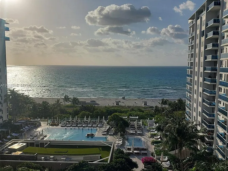 2301 Collins Ave #1125 — Photo 2