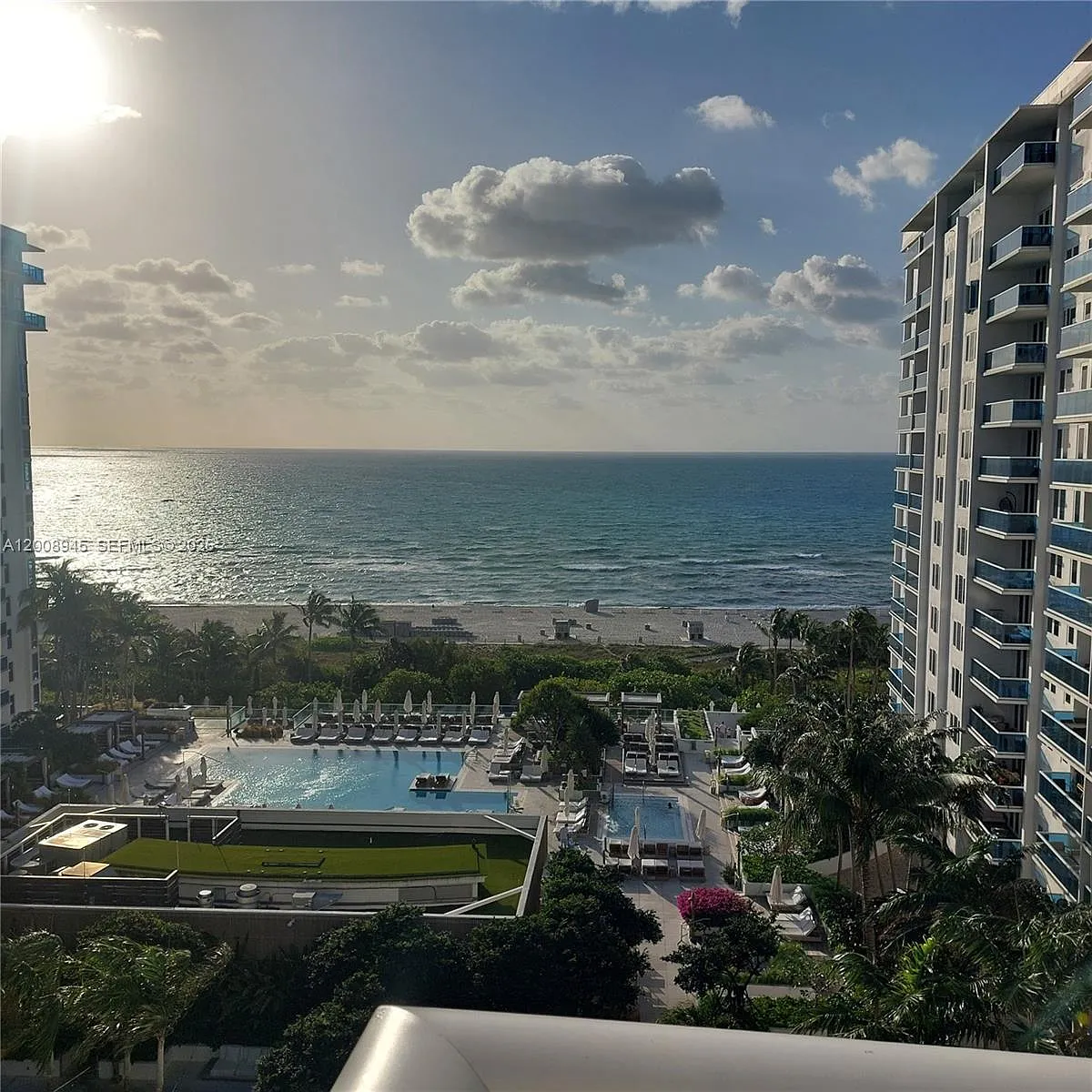 Building Photo - 2301 Collins Ave #1125