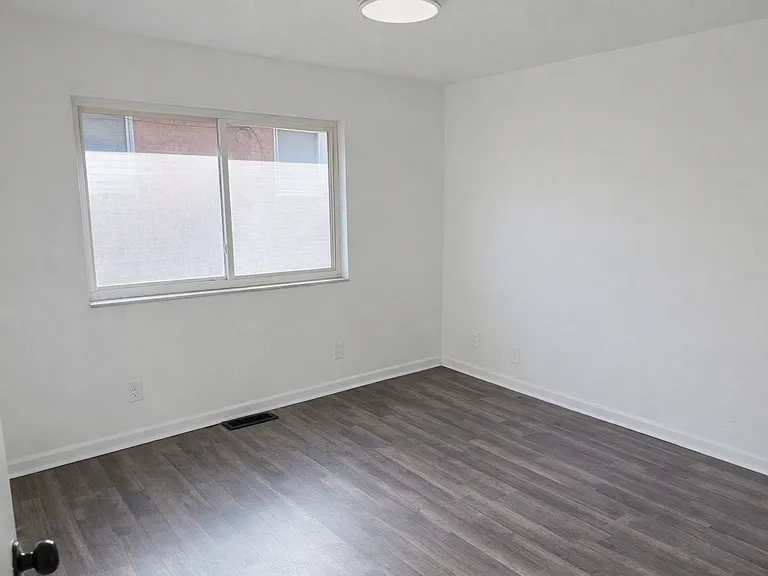 7851 Glenorchard Dr — Photo 5