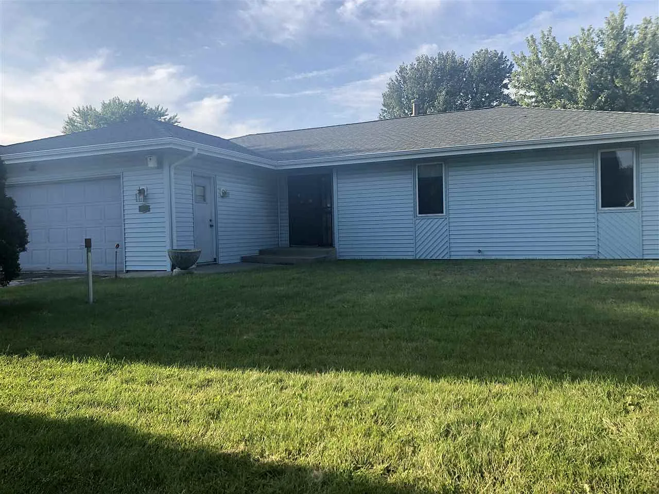 1032 Ashdown Pl photo 1