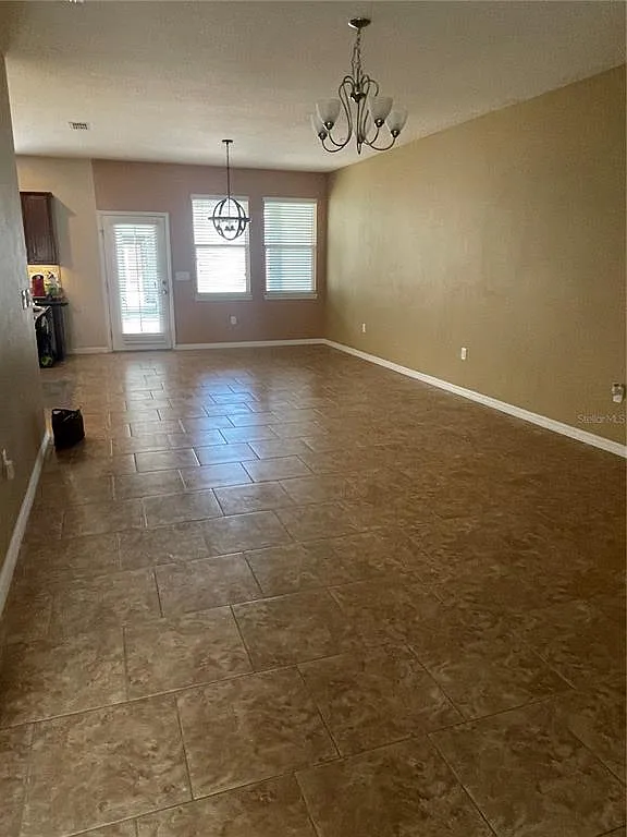 3 bed, 2.5 bath, 1910 sqft, $2,150 — Photo 3
