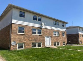 604 W 63rd St APT 4, Davenport, IA 52806